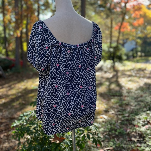 Lilly Pulitzer 🏝️ RARE Shell Print Silk top, 12, GUC - Picture 3 of 8